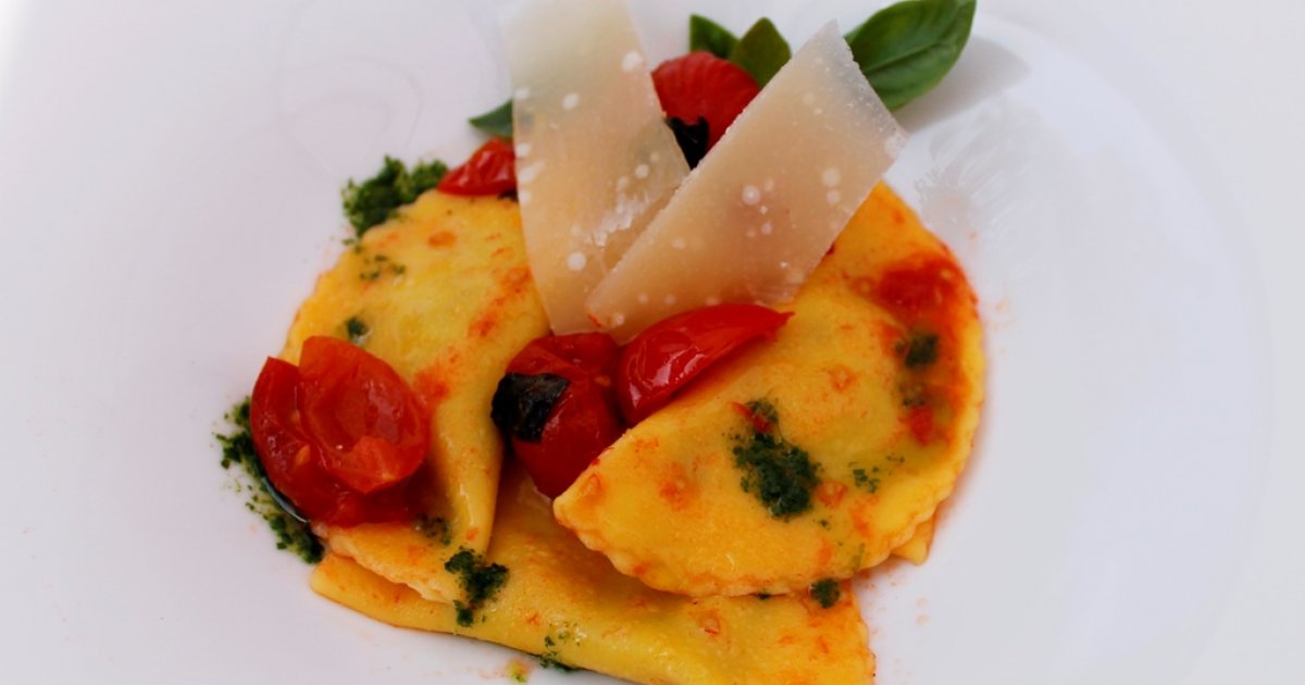Mezzelune di pasta fresca con fonduta di formaggio nostrano - Tastetrentino